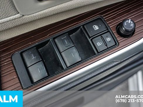 Used 2024 Toyota Sienna XLE image 51