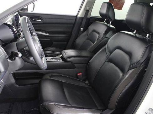 Certified 2022 Nissan Pathfinder SL FWD image 21