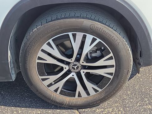 Used 2024 Mercedes-Benz GLB 250 4MATIC image 11