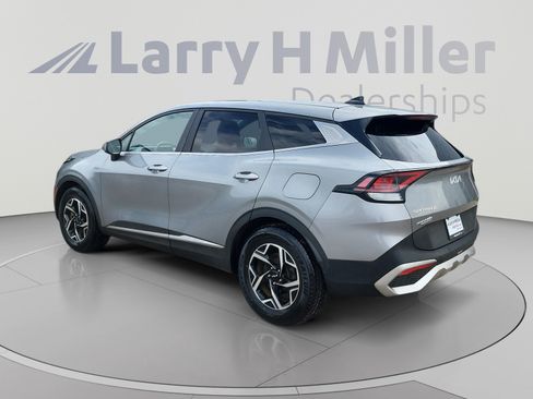 Used 2023 Kia Sportage LX FWD image 3