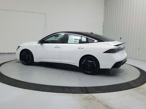 New 2026 Nissan Sentra SR w/ Floor Mat Package image 5