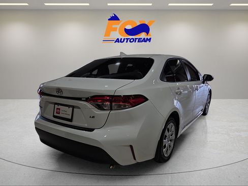 Certified 2025 Toyota Corolla LE FWD image 4