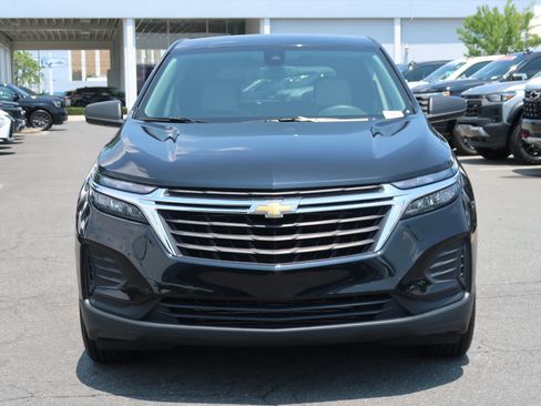 Used 2023 Chevrolet Equinox LS w/ LS Convenience Package FWD image 3
