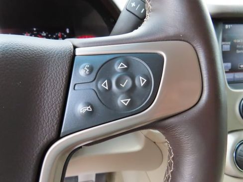 Used 2015 GMC Yukon Denali w/ Premium Package AWD/4WD image 29