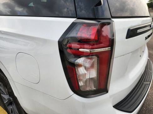 Used 2023 Chevrolet Suburban Z71 w/ Luxury Package AWD/4WD image 7