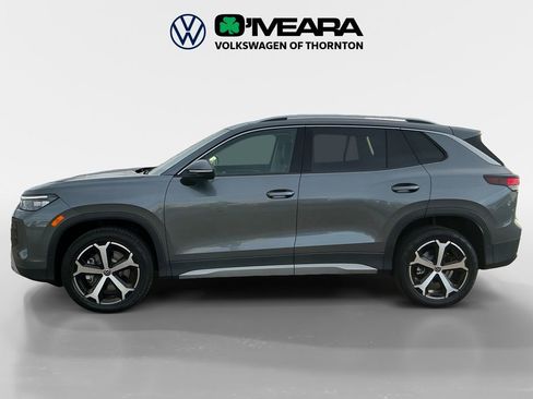 New 2026 Volkswagen Tiguan SE image 2