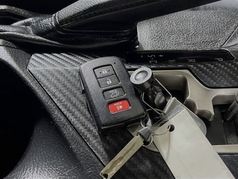 Used 2015 Toyota RAV4 Limited w/ Technology Package image 36