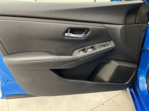 Used 2025 Nissan Sentra SV image 11