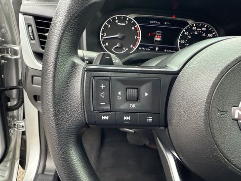 Used 2024 Nissan Rogue S image 27