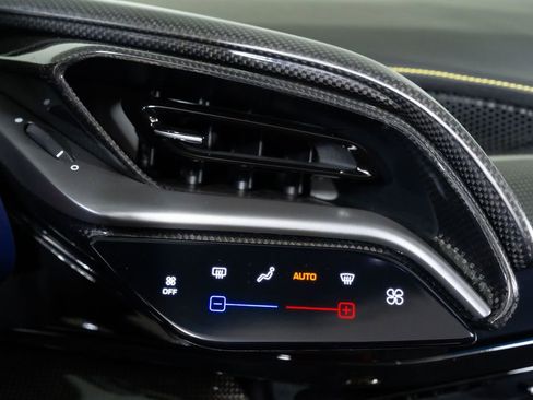 Used 2022 Ferrari SF90 Spider image 36