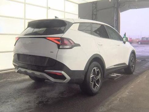 Used 2025 Kia Sportage LX image 4