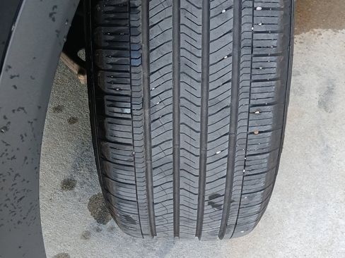 Used 2025 Honda Pilot EX-L image 18
