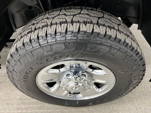 Used 2024 RAM 2500 Tradesman w/ Chrome Appearance Group AWD/4WD image 16