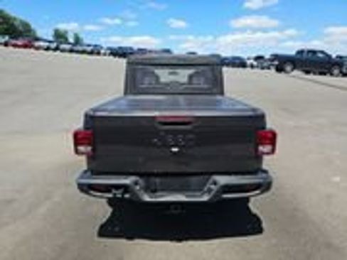 Used 2026 Jeep Gladiator Sport AWD/4WD image 3