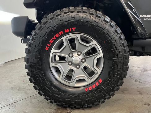Used 2018 Jeep Wrangler Unlimited Rubicon w/ Cold Weather Group AWD/4WD image 16