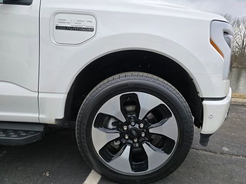 Used 2023 Ford F150 Lightning Platinum image 4
