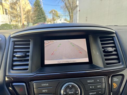 Used 2014 Nissan Pathfinder SL AWD/4WD image 35