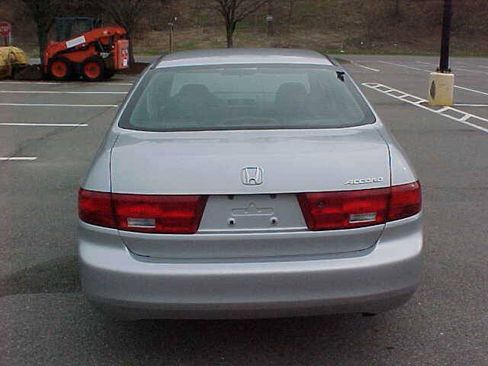 Used 2005 Honda Accord Sedan image 9