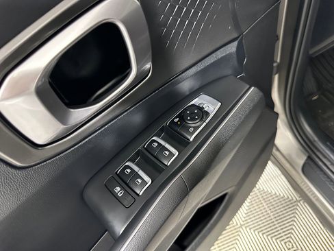 Used 2025 Kia Sorento EX image 11