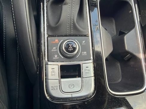 Used 2022 Kia Telluride EX w/ EX Premium Package AWD/4WD image 18