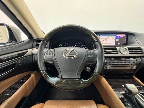 Used 2017 Lexus LS 460 w/ Comfort Package RWD image 23