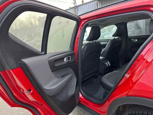 Certified 2024 Volvo XC40 B5 Plus w/ Protection Package Premier image 16