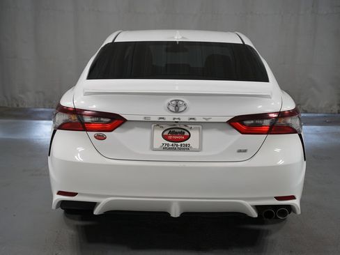 Used 2022 Toyota Camry SE FWD image 7