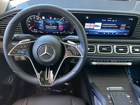 Used 2026 Mercedes-Benz GLS 450 4MATIC image 29