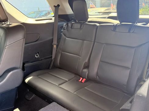 Used 2023 Ford Explorer XLT w/ Equipment Group 202A AWD/4WD image 14