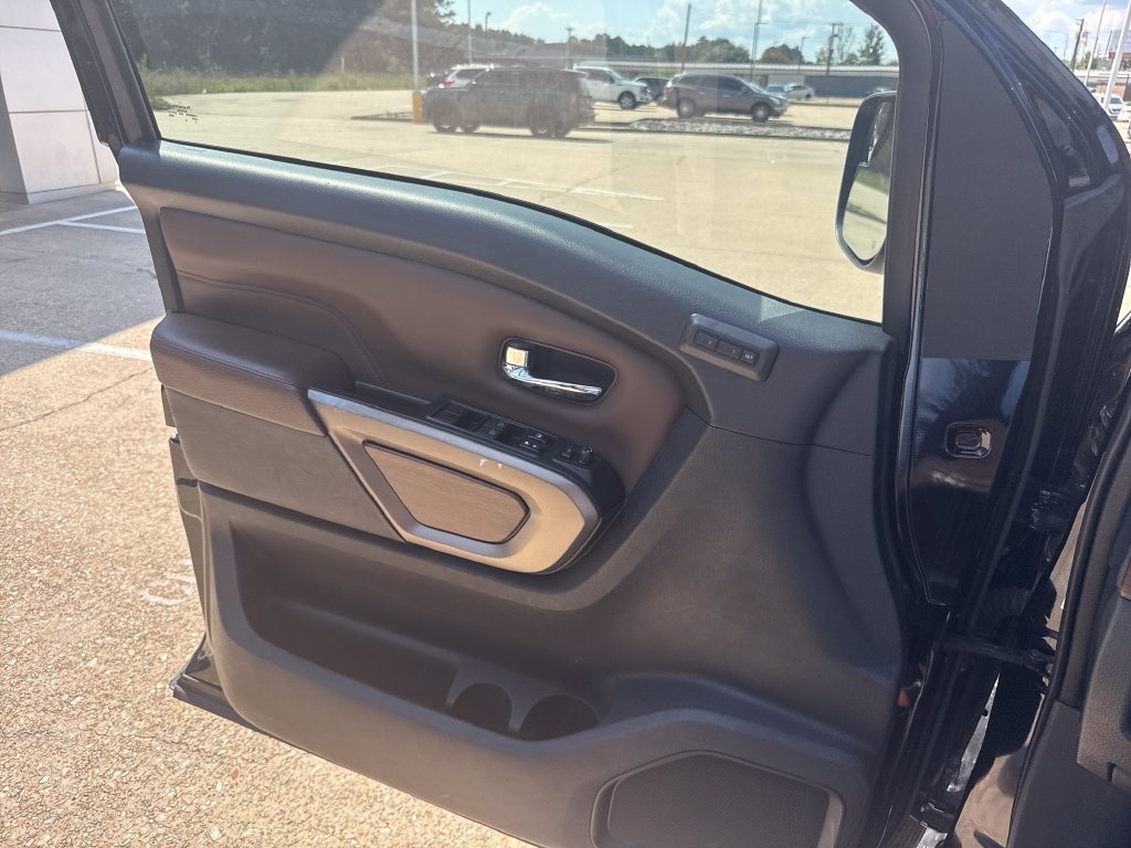 Used 2021 Nissan Titan Platinum Reserve w/ Moonroof Package AWD/4WD image 30