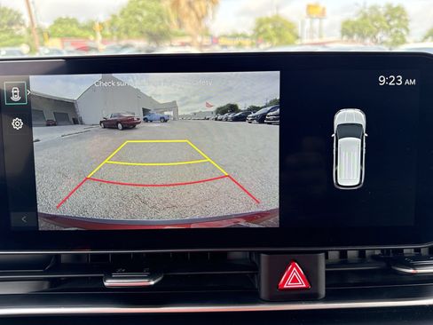 Used 2026 Kia Carnival FWD image 23