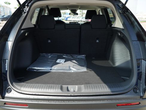 New 2026 Honda HR-V LX image 8
