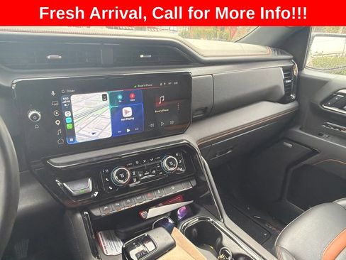 Used 2025 GMC Sierra 1500 AT4 w/ AT4 Premium Package AWD/4WD image 6