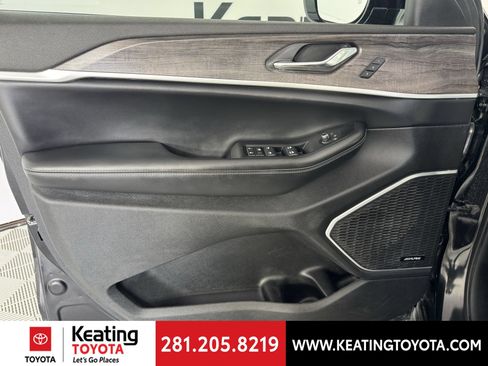 Used 2024 Jeep Grand Cherokee Limited 4xe AWD/4WD image 11