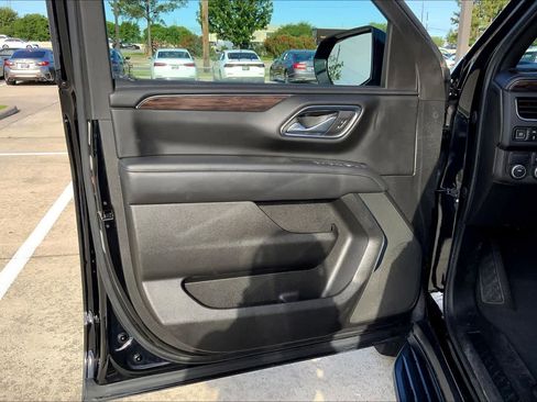 Used 2023 Chevrolet Suburban LS RWD image 20