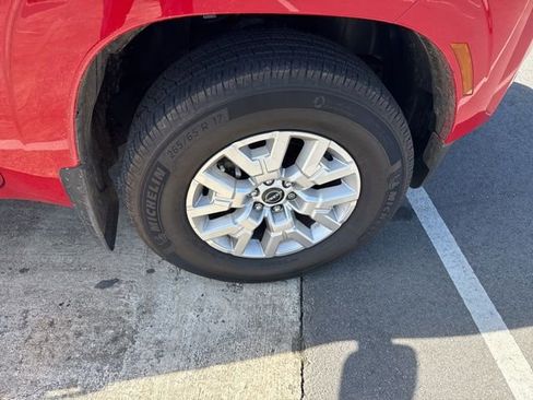 Used 2022 Nissan Frontier SV image 5