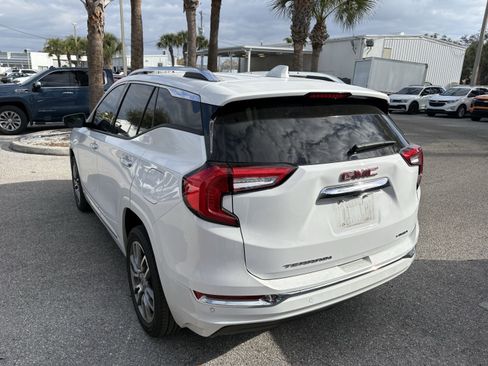 Used 2023 GMC Terrain Denali image 5