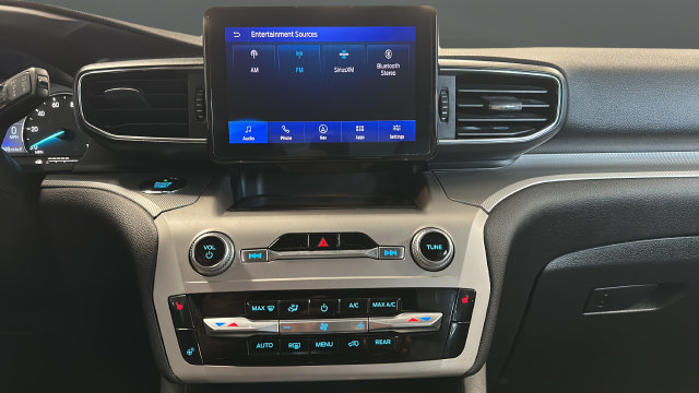 Used 2021 Ford Explorer XLT w/ XLT Sport Appearance Package AWD/4WD image 14