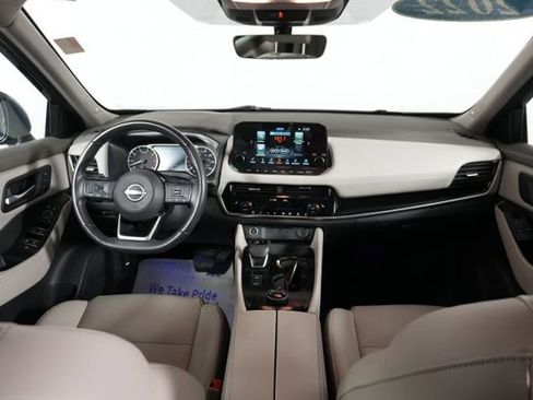 Used 2022 Nissan Rogue SL w/ SL Premium Package image 17