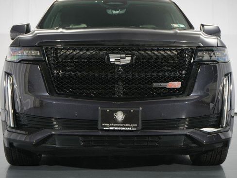 Used 2023 Cadillac Escalade Sport w/ LPO, ONYX Package image 8