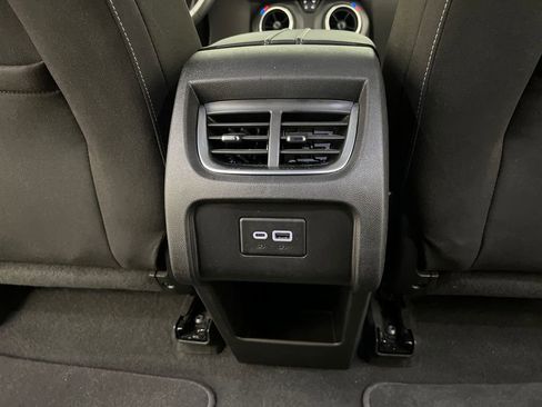 Used 2025 Chevrolet Blazer LT FWD image 21