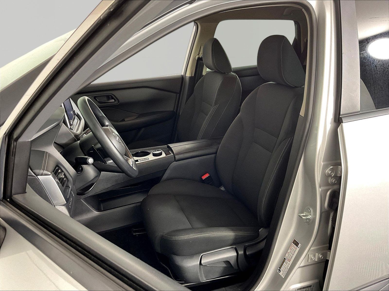 Used 2024 Nissan Rogue S AWD/4WD image 21