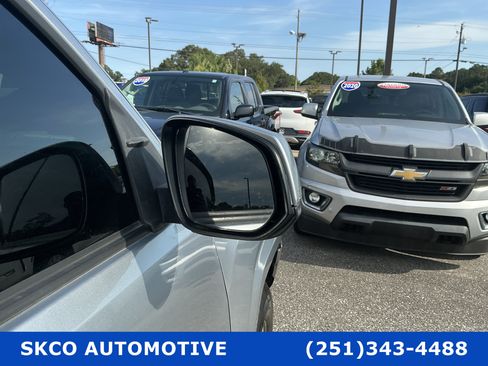 Used 2022 Toyota Tacoma SR w/ SR Convenience Package RWD image 10