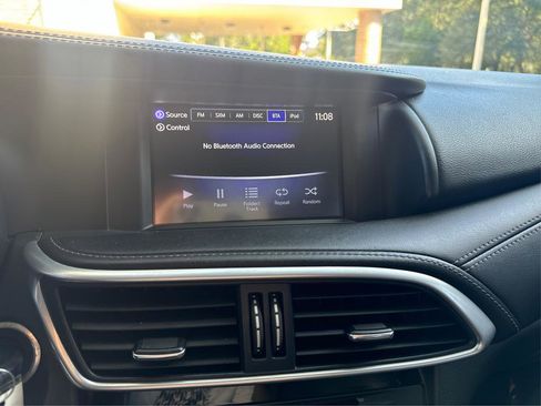 Used 2018 INFINITI QX30 Premium w/ Cargo Package image 13