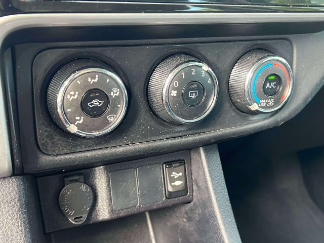 Used 2019 Toyota Corolla L FWD image 29