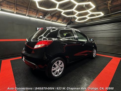 Used 2011 MAZDA MAZDA2 Sport image 3