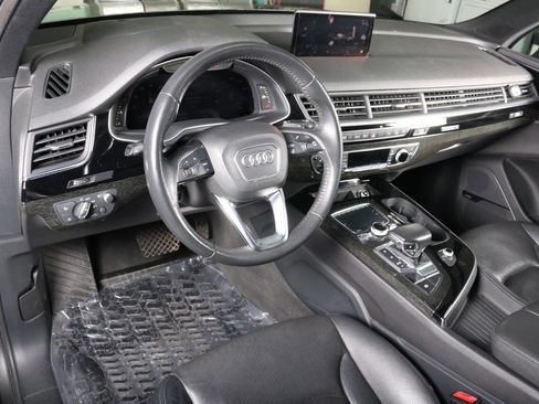 Used 2018 Audi Q7 3.0T Prestige w/ Prestige Package image 3