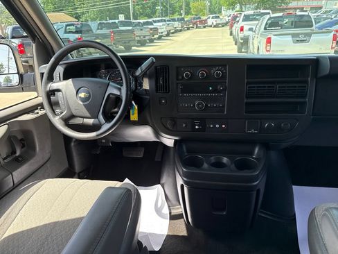 Used 2015 Chevrolet Express 3500 LT w/ LT Preferred Equipment Group RWD image 8