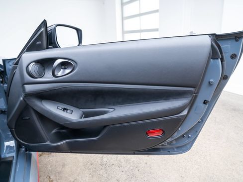 Used 2024 Nissan Z NISMO RWD image 21