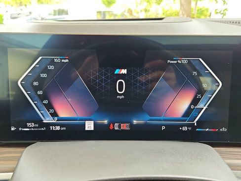 Used 2025 BMW X5 xDrive40i w/ M Sport Package AWD/4WD image 13